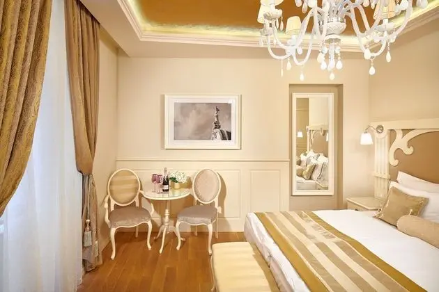 Deluxe Tek Büyük veya İki Ayrı Yataklı Oda