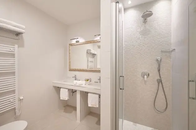 Deluxe Tek Büyük veya İki Ayrı Yataklı Oda