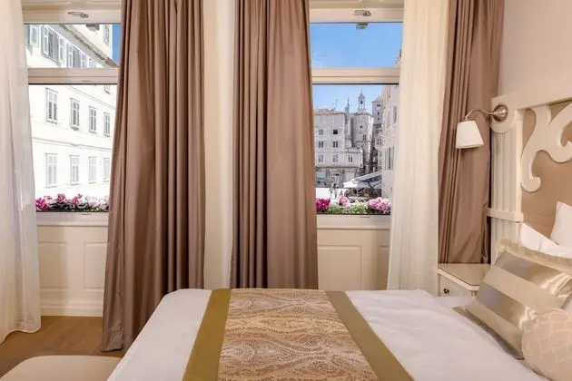 Deluxe Tek Büyük veya İki Ayrı Yataklı Oda, Şehir Manzaralı