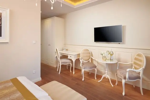 Deluxe Tek Büyük veya İki Ayrı Yataklı Oda, Şehir Manzaralı