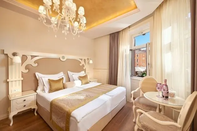 Deluxe Tek Büyük veya İki Ayrı Yataklı Oda, Şehir Manzaralı