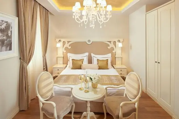 Deluxe Tek Büyük Yataklı Oda