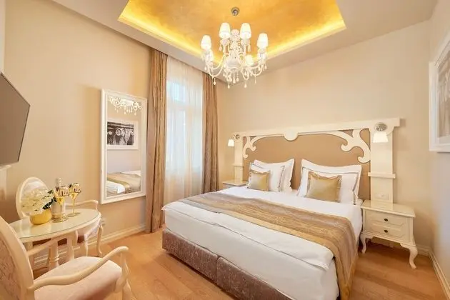 Deluxe Tek Büyük Yataklı Oda