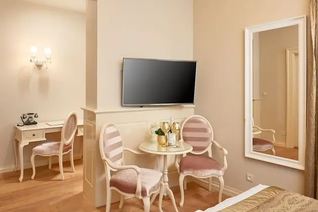 Deluxe Tek Büyük Yataklı Oda