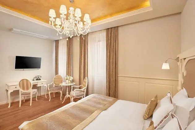 Deluxe Tek Büyük Yataklı Oda