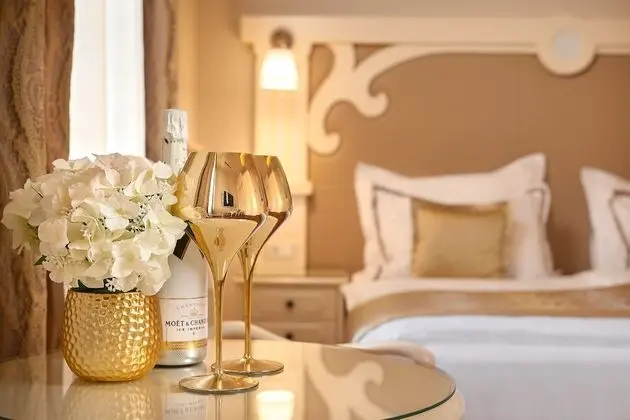 Deluxe Tek Büyük Yataklı Oda