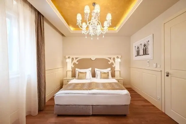 Deluxe Tek Büyük Yataklı Oda