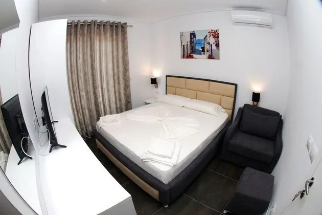 Tek Büyük Yataklı Oda, Balkon