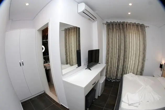 Tek Büyük Yataklı Oda, Balkon