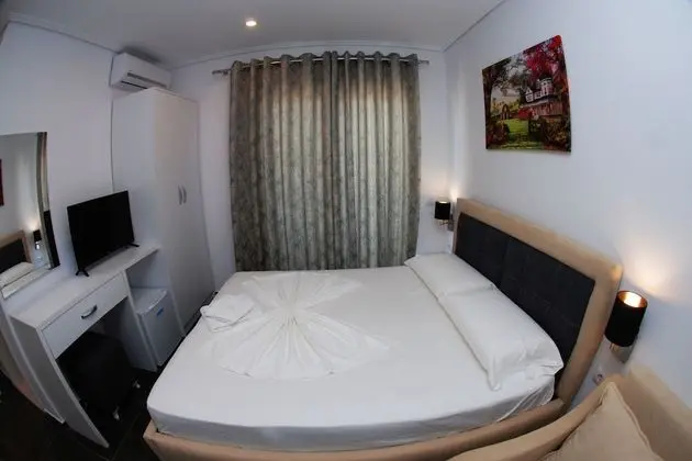 Tek Büyük Yataklı Oda, Balkon