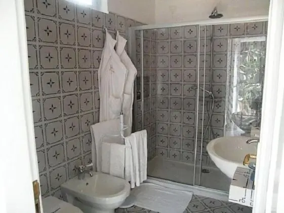 Üç Kişilik Oda, Bahçe Manzaralı