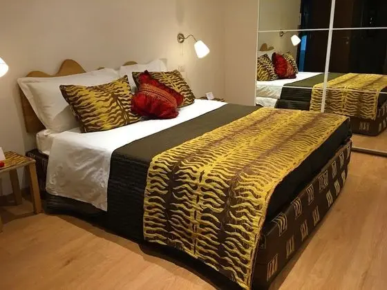 Comfort Oda, 1 Büyük (Queen) Boy Yatak ve Çekyat, Özel Banyo