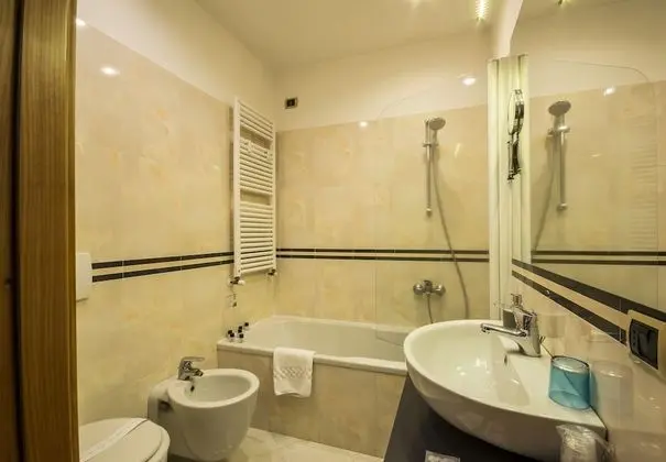 Comfort Tek Büyük Yataklı Oda