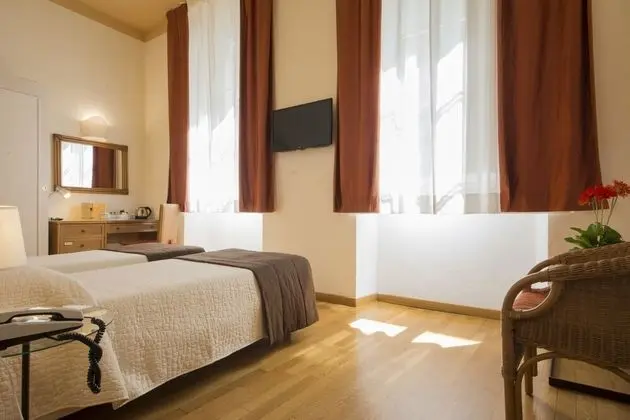 Comfort Tek Büyük Yataklı Oda