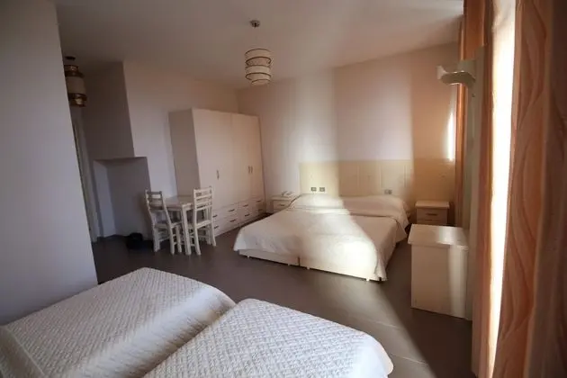 Comfort Üç Kişilik Oda, Bahçe Manzaralı