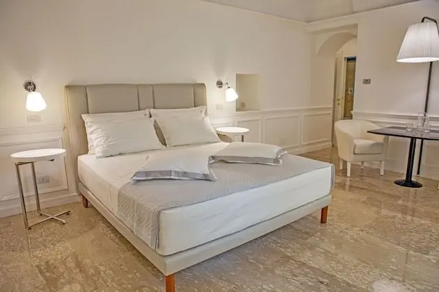 Luxury Tek Büyük Yataklı Oda