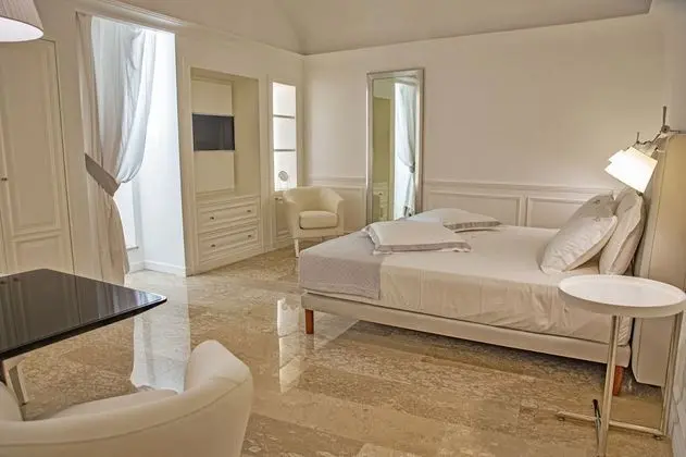 Luxury Tek Büyük Yataklı Oda