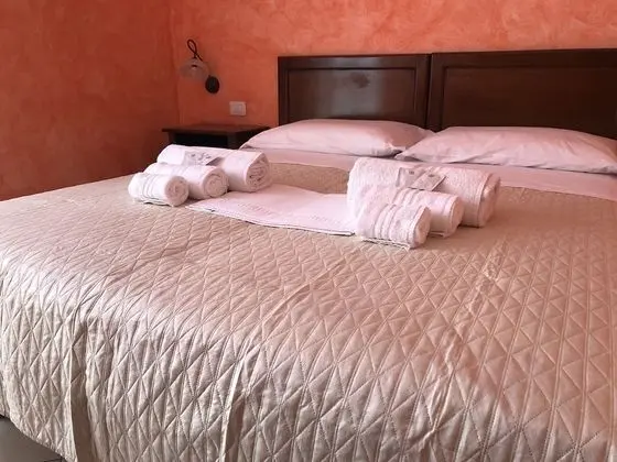 Traditional Tek Büyük Yataklı Oda