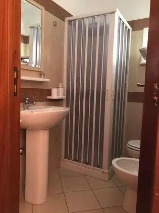 Traditional Tek Büyük Yataklı Oda