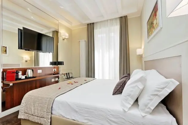 Deluxe Tek Büyük Yataklı Oda