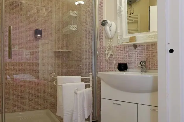 Tek Kişilik Oda, 1 Tek Kişilik Yatak, Özel Banyo