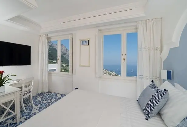 Classic Tek Büyük Yataklı Oda