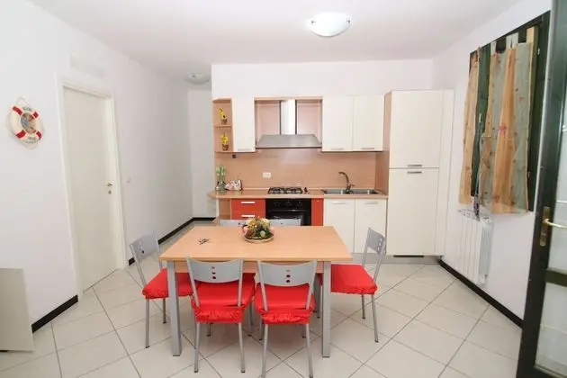 Apart Daire, 3 Yatak Odası (70/B)