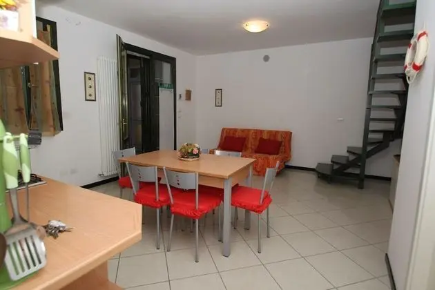 Apart Daire, 3 Yatak Odası (70/B)