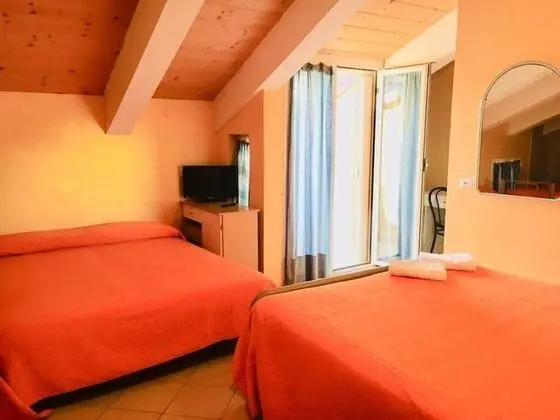 Üç Kişilik Oda, Balkon