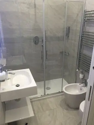 Basic Tek Büyük veya İki Ayrı Yataklı Oda