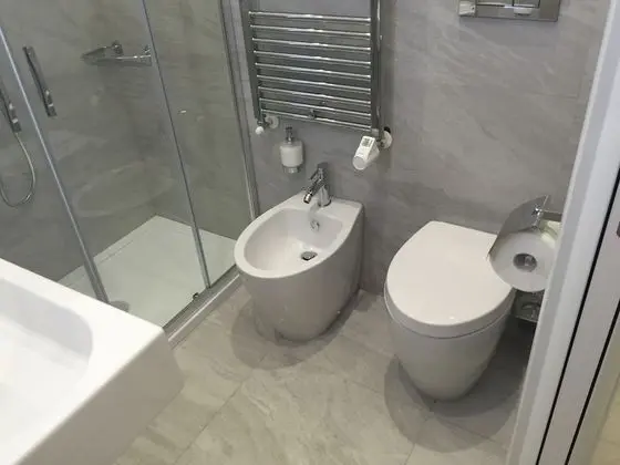 Basic Tek Büyük veya İki Ayrı Yataklı Oda