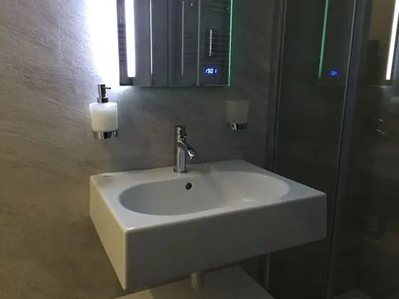 Basic Tek Büyük veya İki Ayrı Yataklı Oda