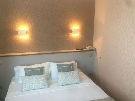 Üç Kişilik Oda