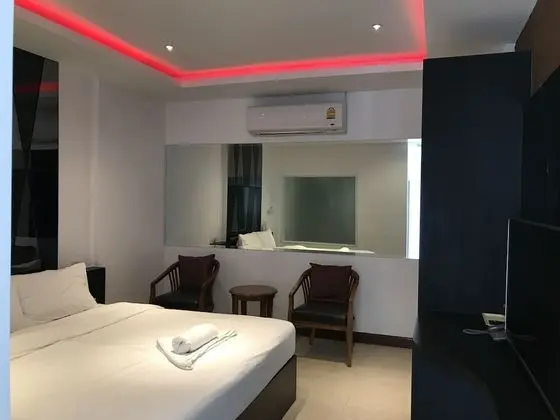 Deluxe Tek Büyük Yataklı Oda, Zemin Kat