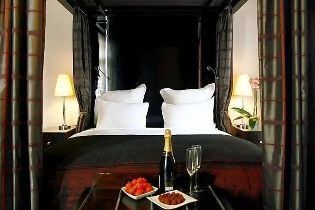 Süit (Four Poster)