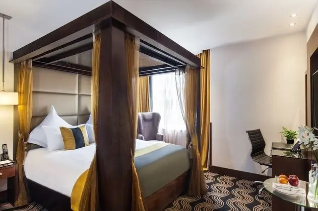 Süit (Four Poster)