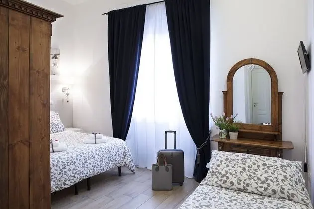 Tek Büyük veya İki Ayrı Yataklı Oda, Banyolu/Duşlu