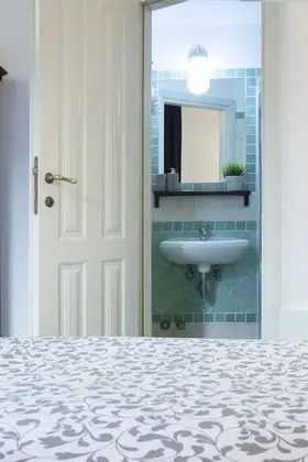 Tek Büyük veya İki Ayrı Yataklı Oda, Banyolu/Duşlu