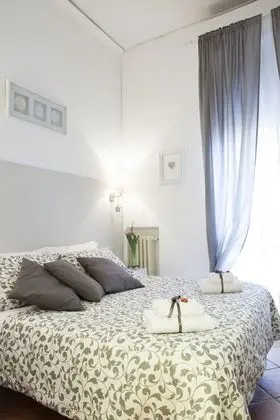 Tek Büyük Yataklı Oda (External Bathroom)