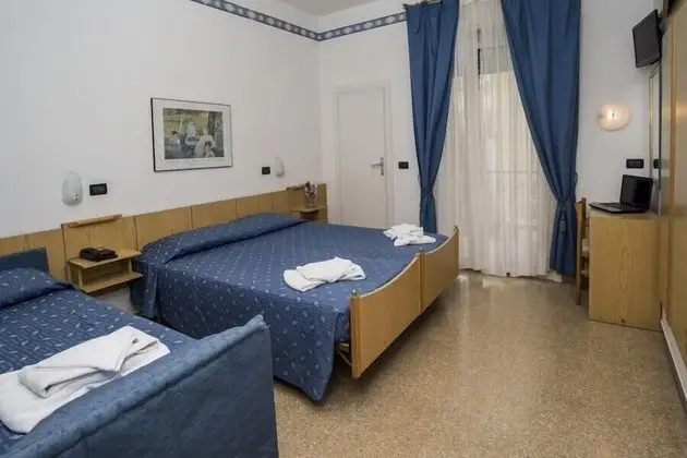 Üç Kişilik Oda