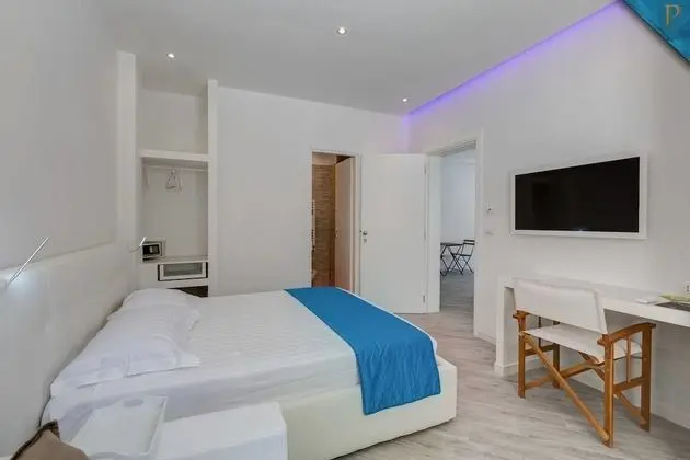 Design Tek Büyük veya İki Ayrı Yataklı Oda