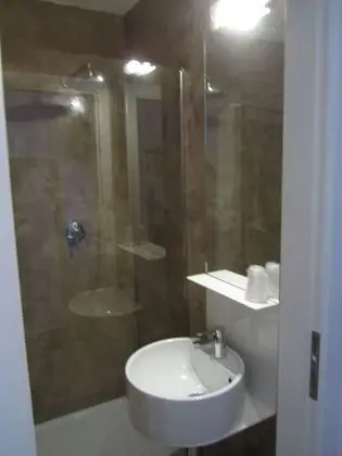 Standard Tek Büyük veya İki Ayrı Yataklı Oda, Özel Banyo