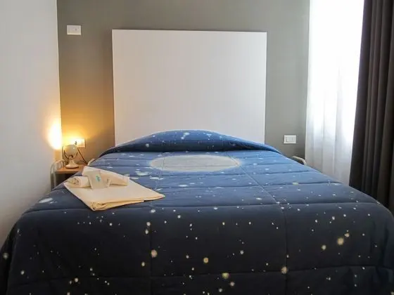 Standard Tek Büyük Yataklı Oda