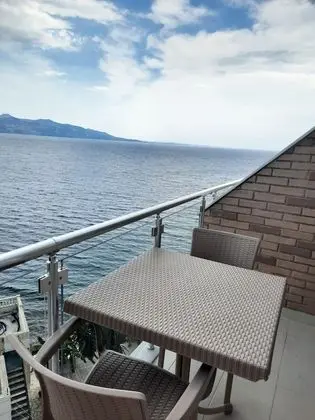 Deluxe Üç Kişilik Oda, Deniz Manzaralı