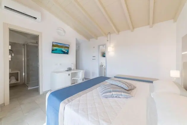 Tek Büyük Yataklı Oda, Balkon, Koy Manzaralı