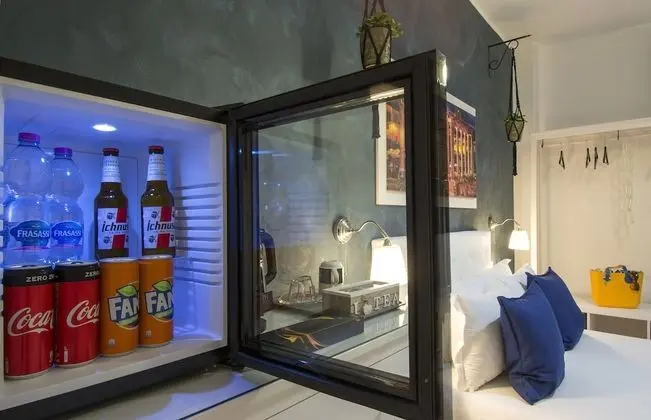 Deluxe Tek Büyük Yataklı Oda (with shower Blu)