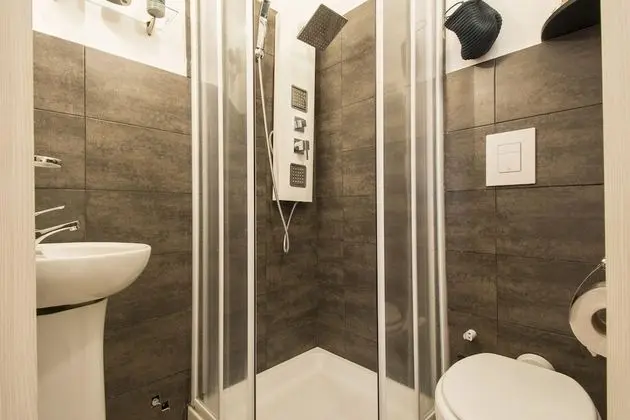 Deluxe Tek Büyük Yataklı Oda (with shower Gialla)