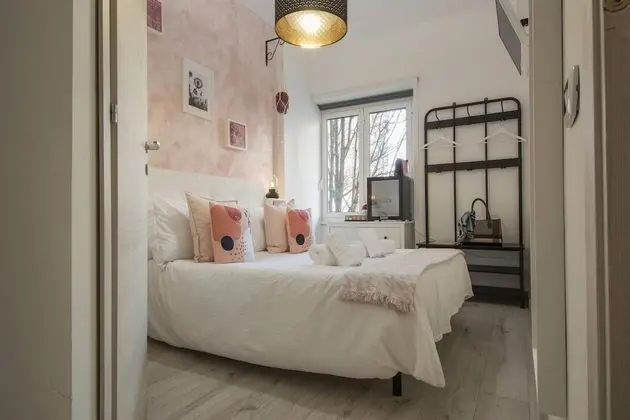 Deluxe Tek Büyük Yataklı Oda (with shower Rosa)