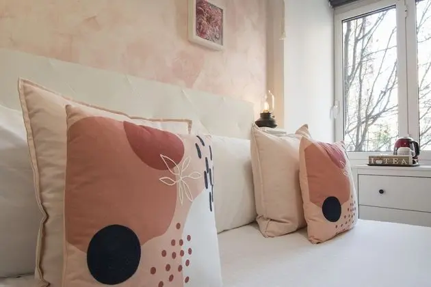 Deluxe Tek Büyük Yataklı Oda (with shower Rosa)