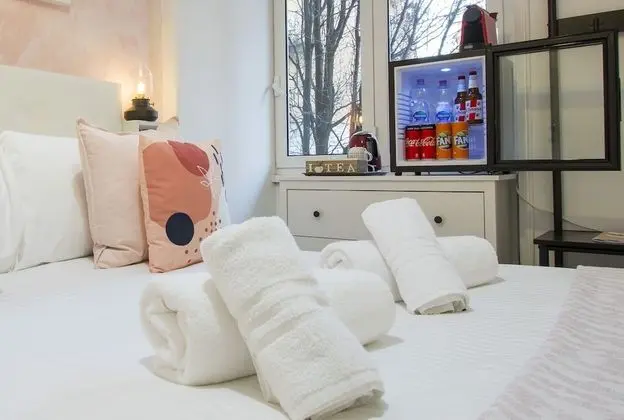Deluxe Tek Büyük Yataklı Oda (with shower Rosa)